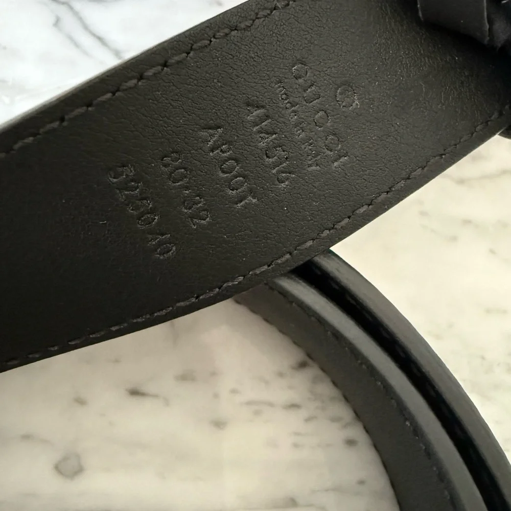 Luxury Black Gucci Belt with Gold Buckle - Picture 4 of 4